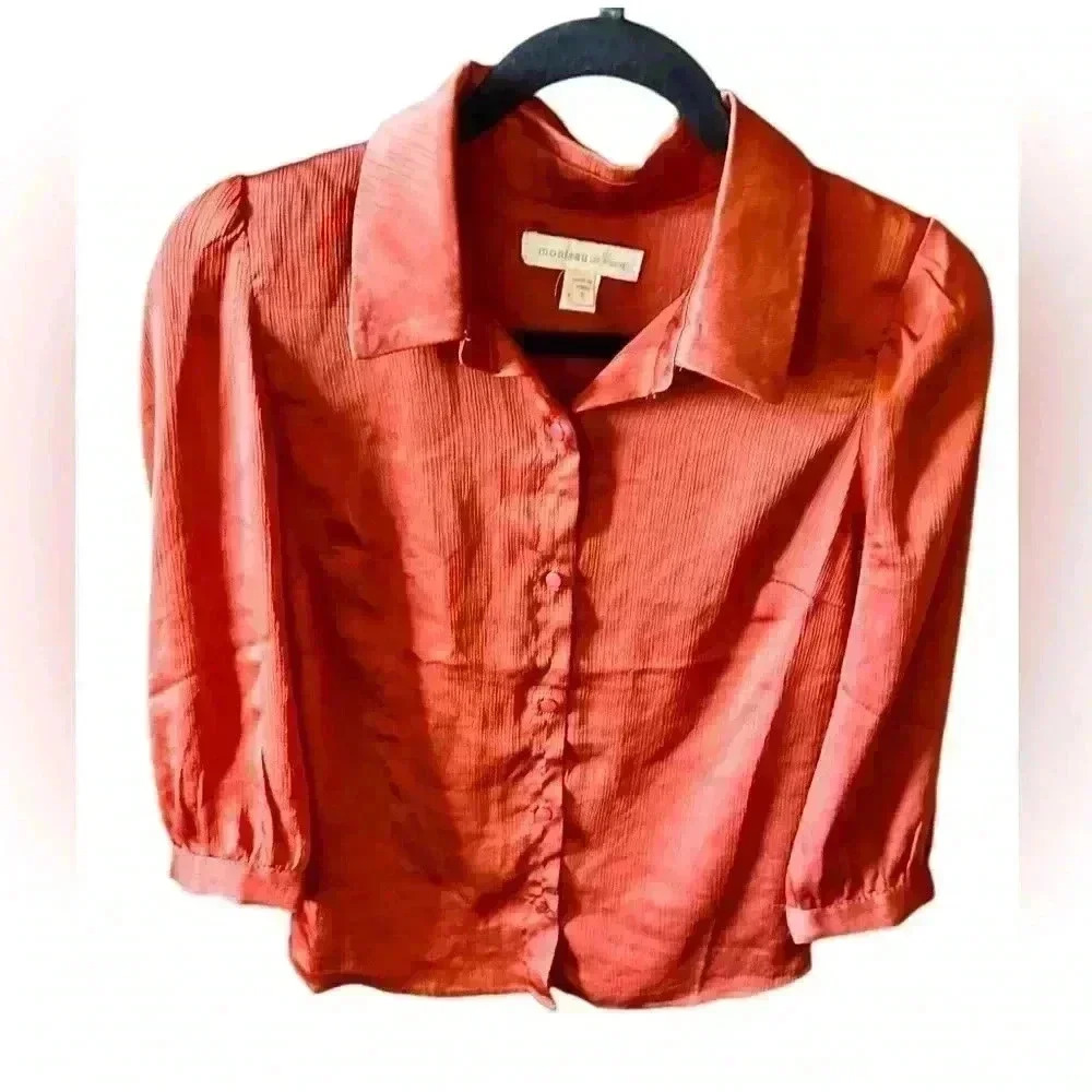 Monteau LA, size small pumpkin rust button down blouse. 3/4 sleeve Guc .